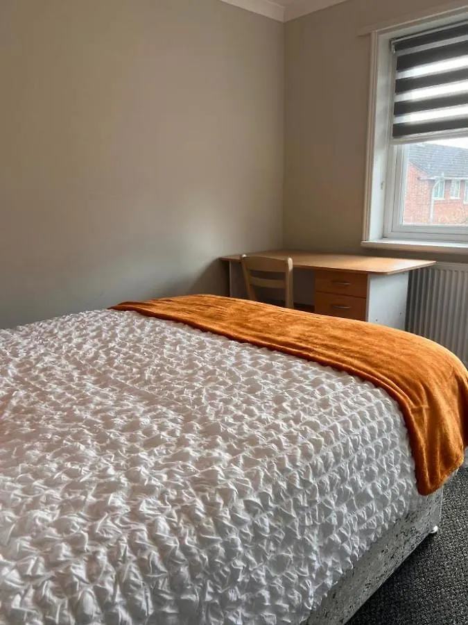 The Coral 66 Guest House Саутгемптон