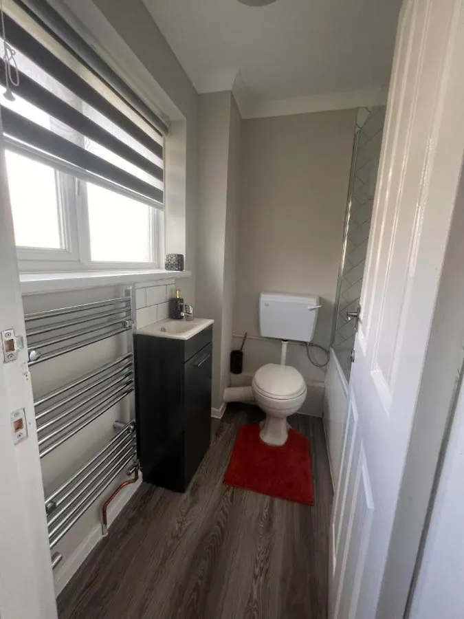 The Coral 66 Guest House Саутгемптон